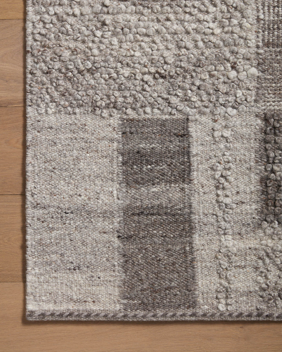 Manfred Rug - Charcoal / Dove